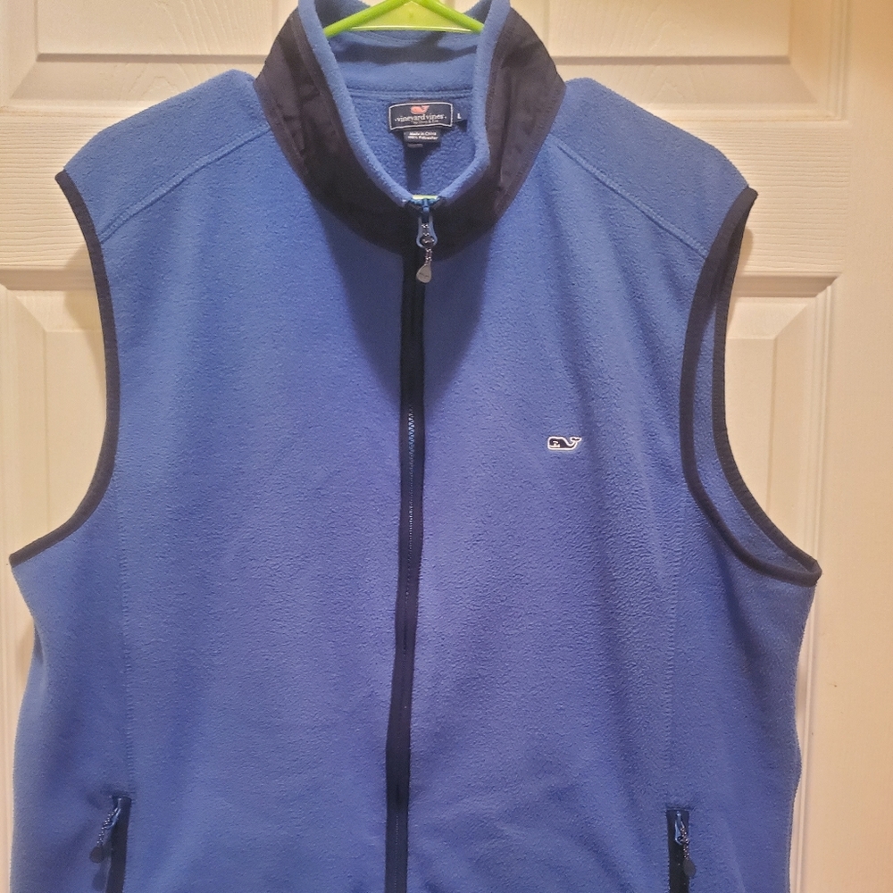 Vineyard vines vest size Large